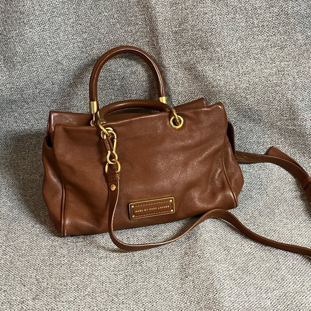 Marc Jacobs camel leather shoulder bag!